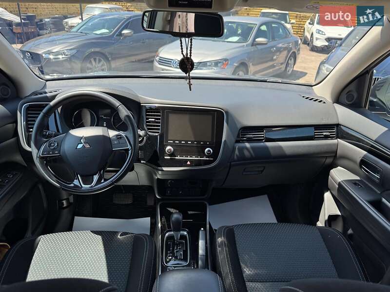 Mitsubishi Outlander 2021