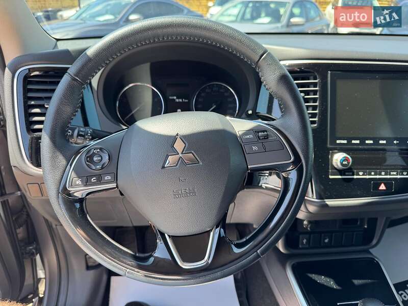 Mitsubishi Outlander 2021