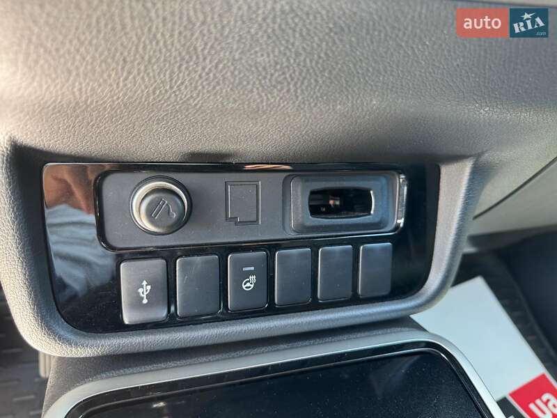 Mitsubishi Outlander 2021