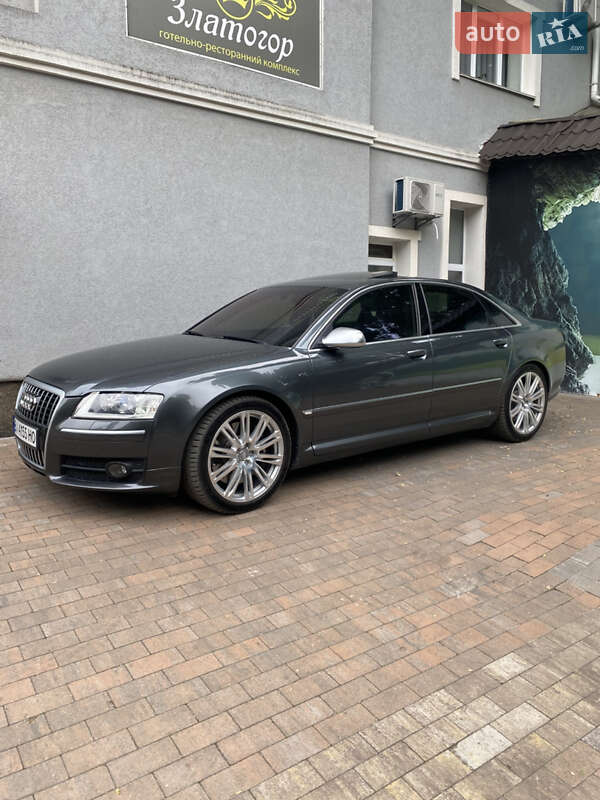 Audi S8 2007