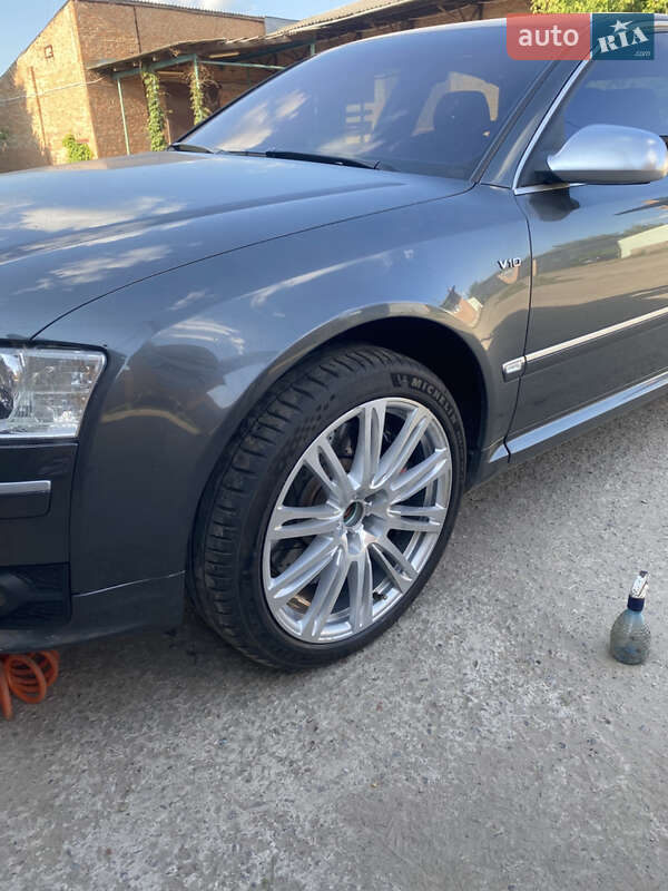 Audi S8 2007