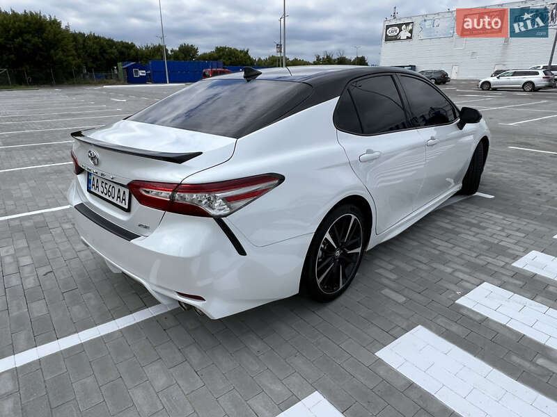 Toyota Camry 2019