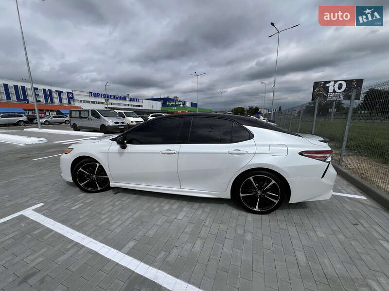 Toyota Camry 2019