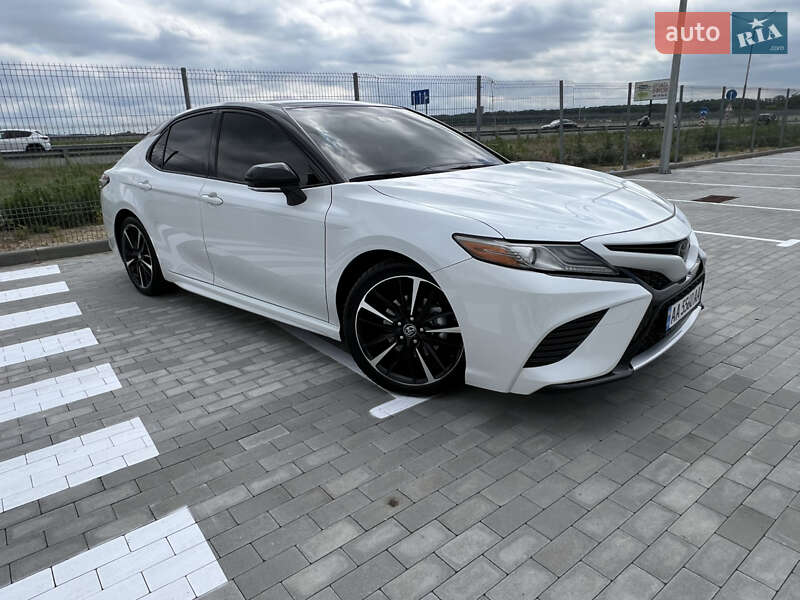 Toyota Camry 2019