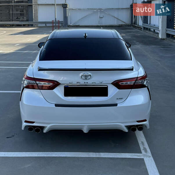 Toyota Camry 2019