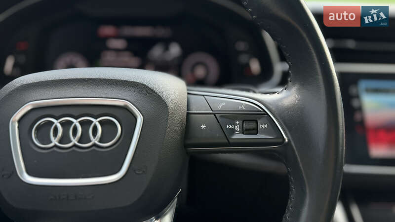 Audi-30