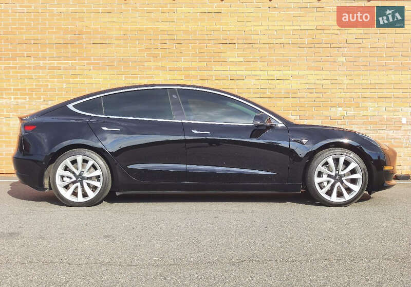 Tesla Model 3 2019