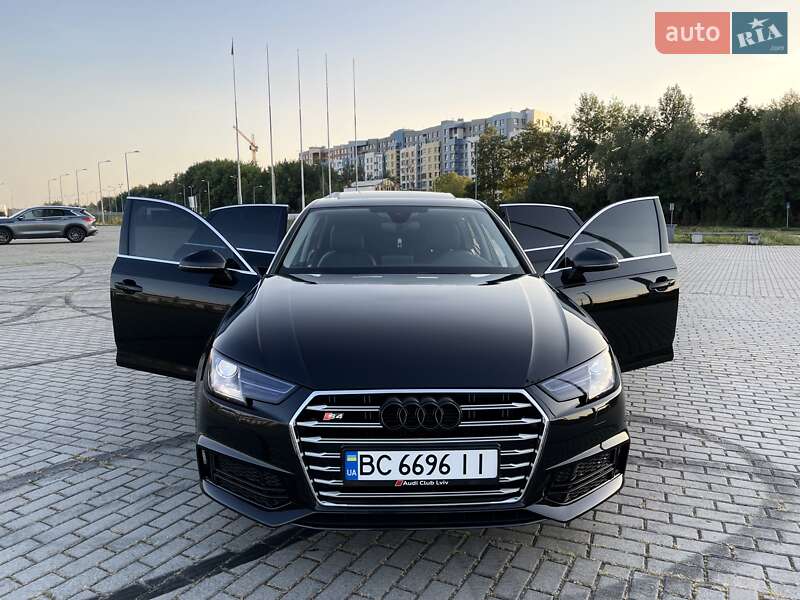 Audi-50