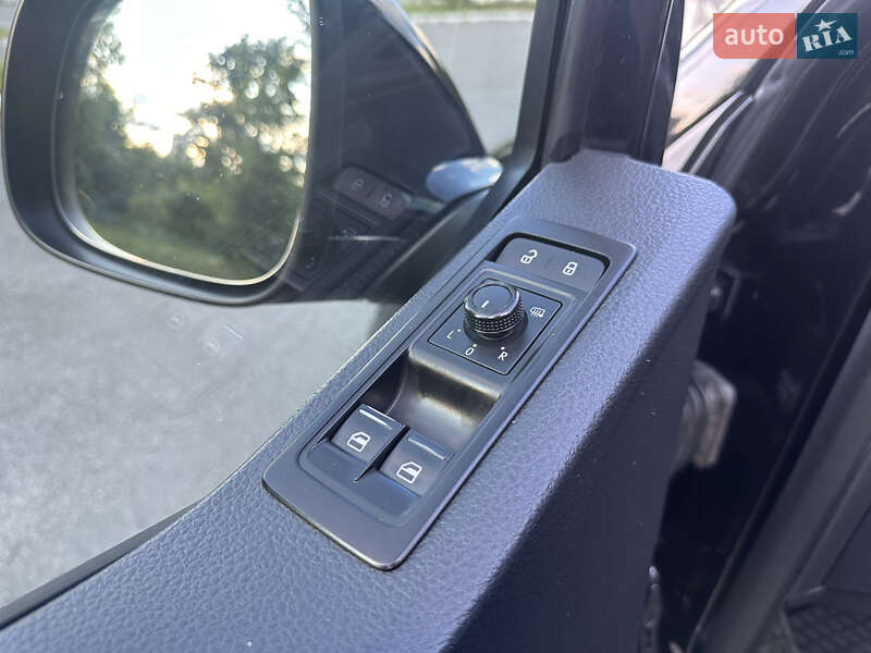 Volkswagen Caravelle 2016