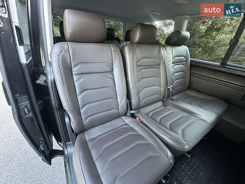 Volkswagen Caravelle 2016