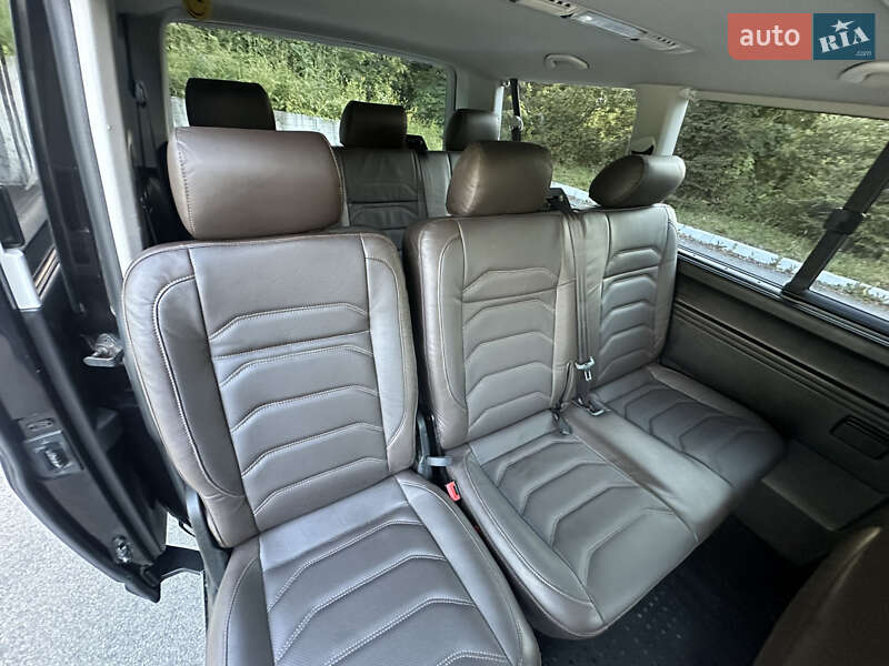 Volkswagen Caravelle 2016