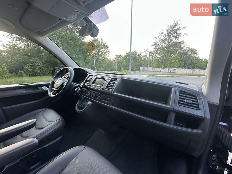 Volkswagen Caravelle 2016