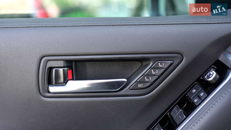 Toyota Land Cruiser 2023