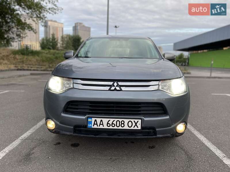 Mitsubishi Outlander 2014