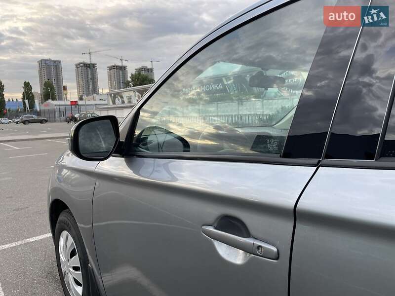 Mitsubishi Outlander 2014