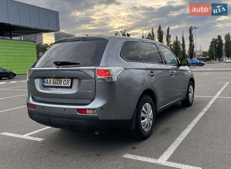 Mitsubishi Outlander 2014