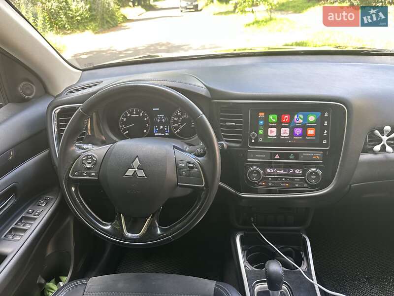 Mitsubishi Outlander 2019