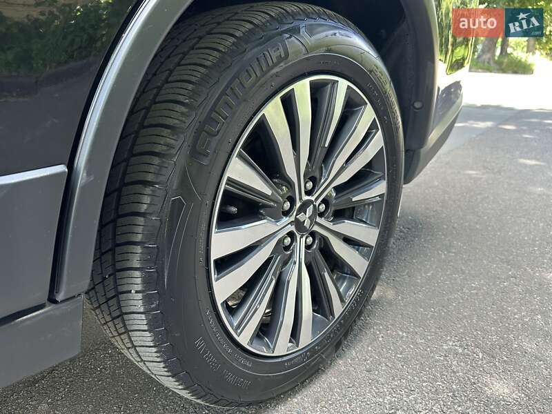 Mitsubishi Outlander 2019