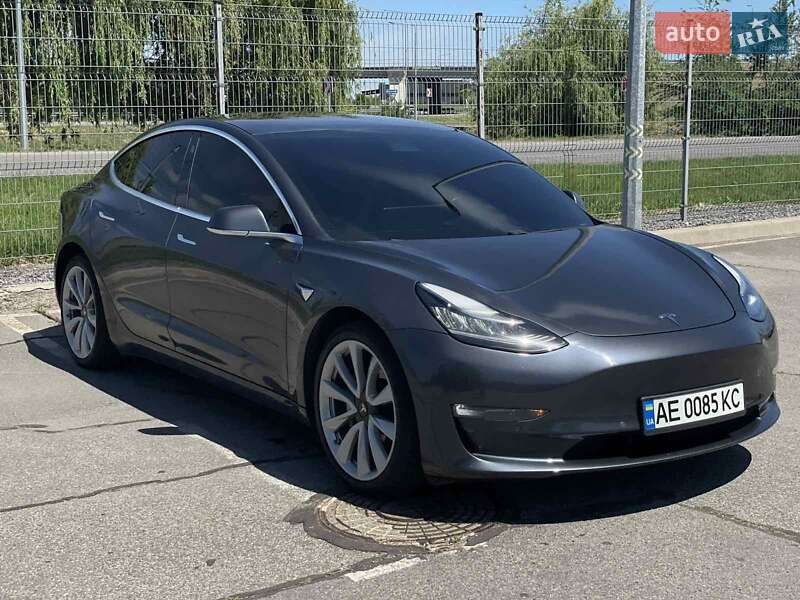 Tesla-3