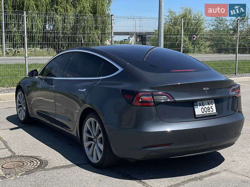 Tesla-8