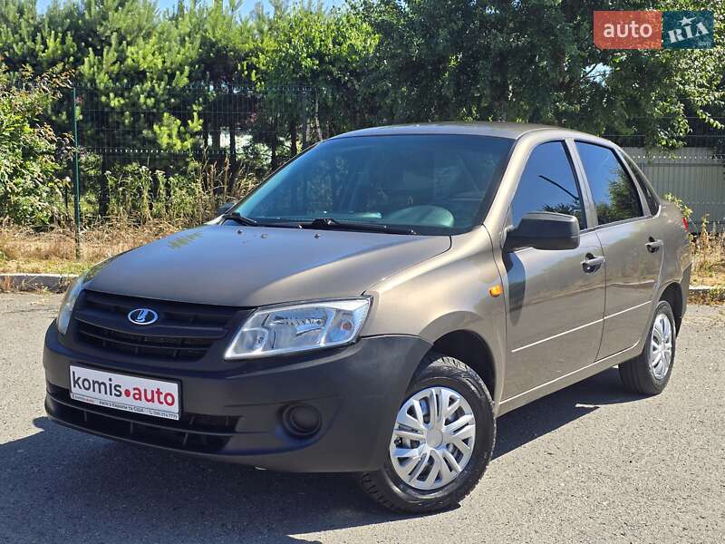 ВАЗ / Lada 2190 Granta 2015