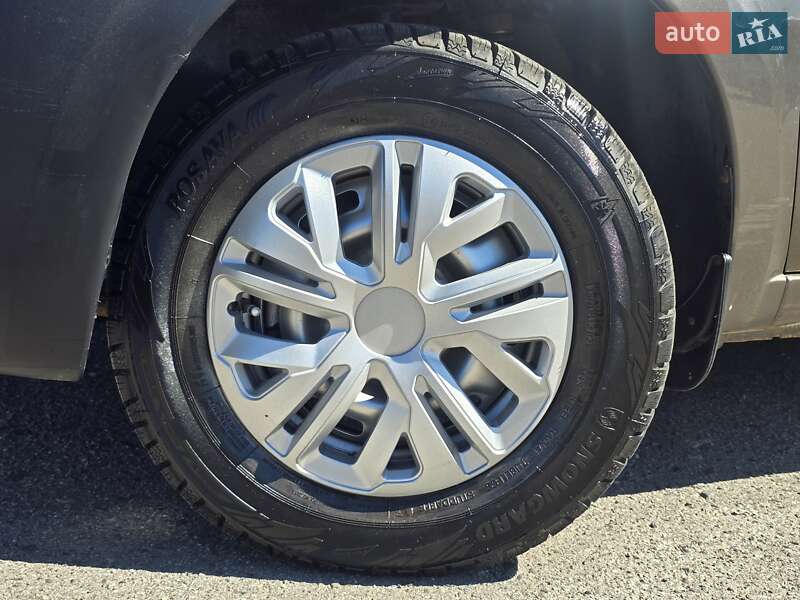 ВАЗ / Lada 2190 Granta 2015