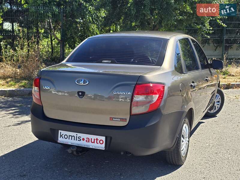 ВАЗ / Lada 2190 Granta 2015