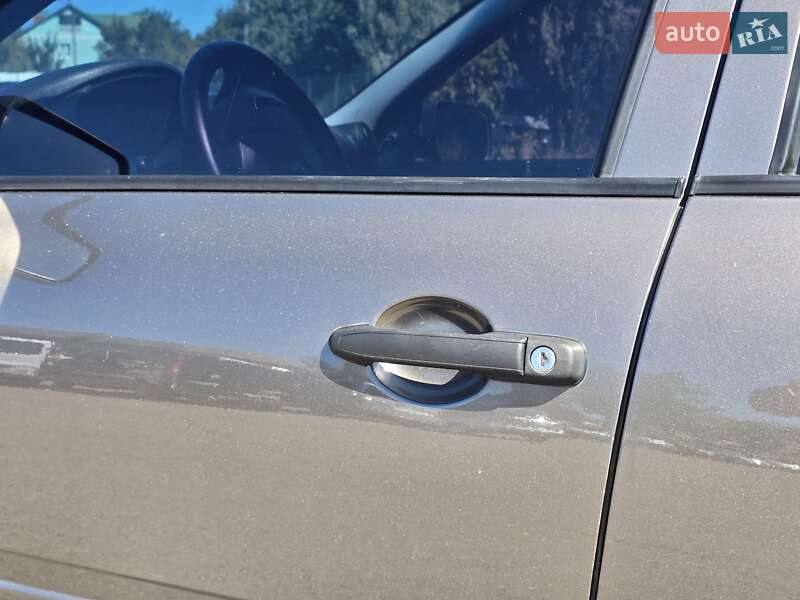 ВАЗ / Lada 2190 Granta 2015