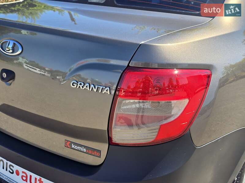 ВАЗ / Lada 2190 Granta 2015