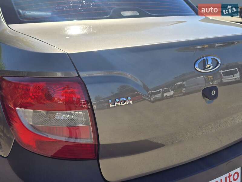 ВАЗ / Lada 2190 Granta 2015