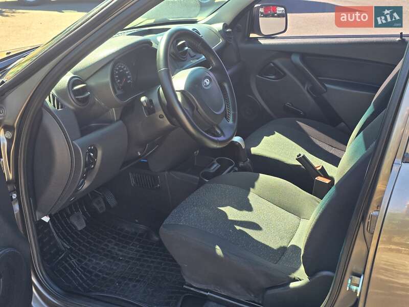 ВАЗ / Lada 2190 Granta 2015