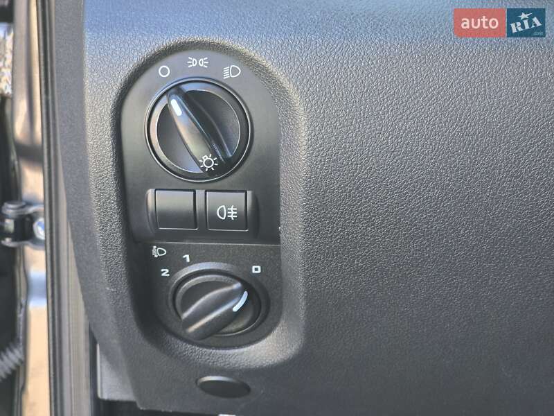 ВАЗ / Lada 2190 Granta 2015