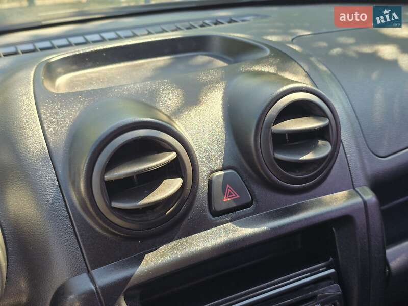 ВАЗ / Lada 2190 Granta 2015