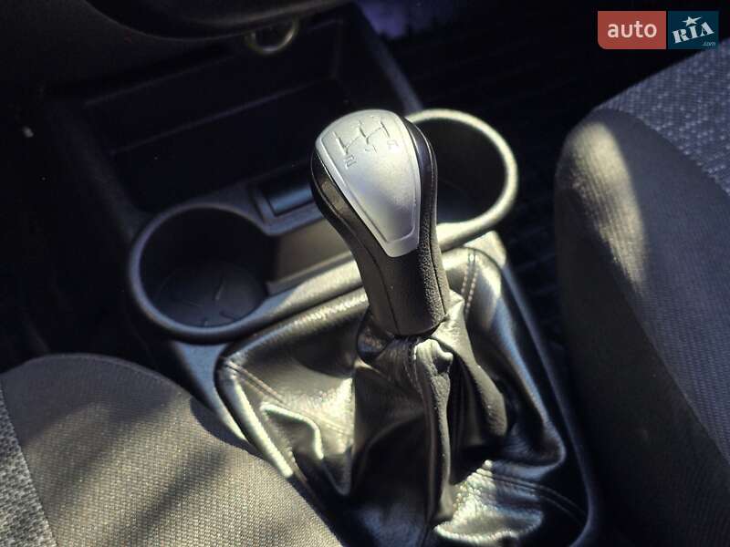 ВАЗ / Lada 2190 Granta 2015