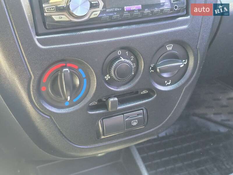 ВАЗ / Lada 2190 Granta 2015