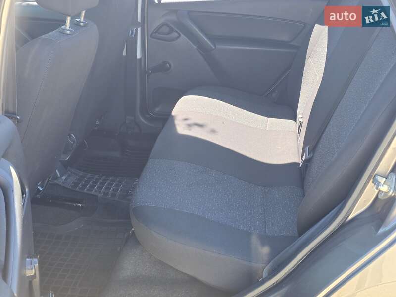 ВАЗ / Lada 2190 Granta 2015