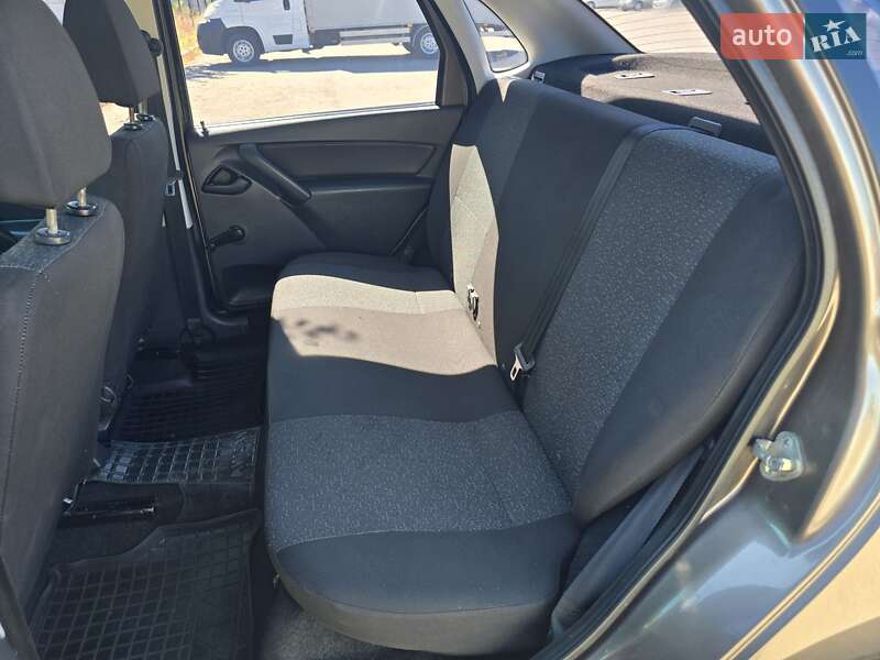 ВАЗ / Lada 2190 Granta 2015