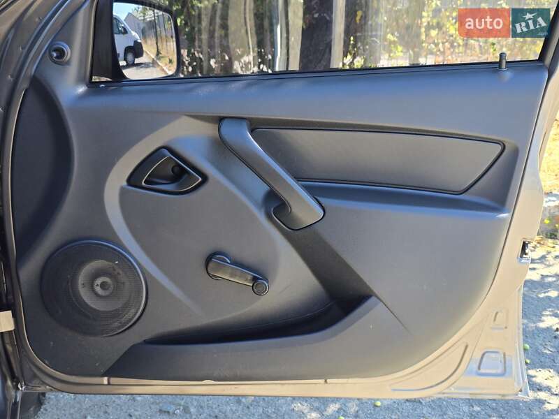 ВАЗ / Lada 2190 Granta 2015