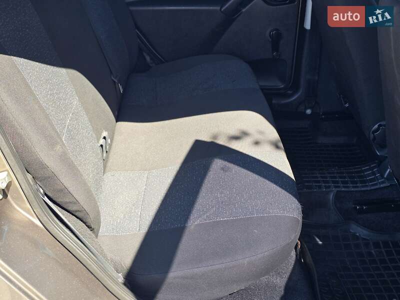 ВАЗ / Lada 2190 Granta 2015