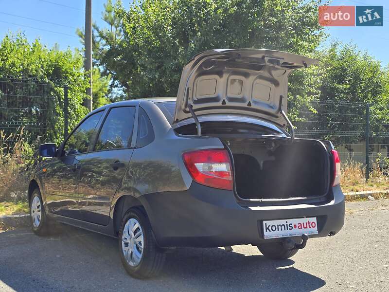 ВАЗ / Lada 2190 Granta 2015