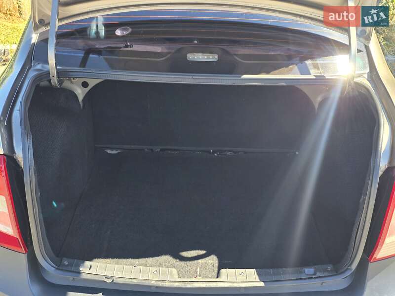 ВАЗ / Lada 2190 Granta 2015