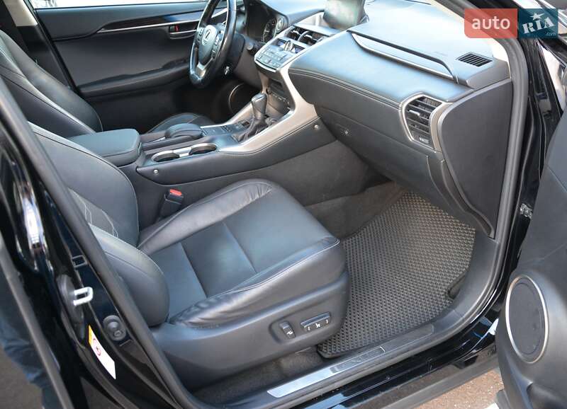Lexus-8