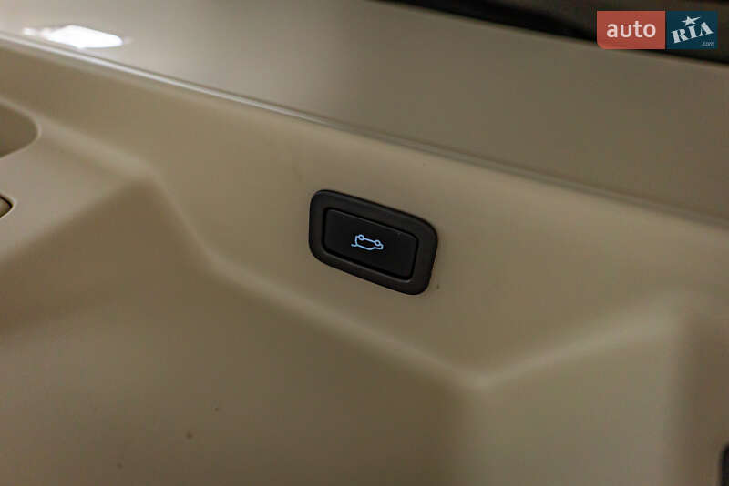 Land Rover-12