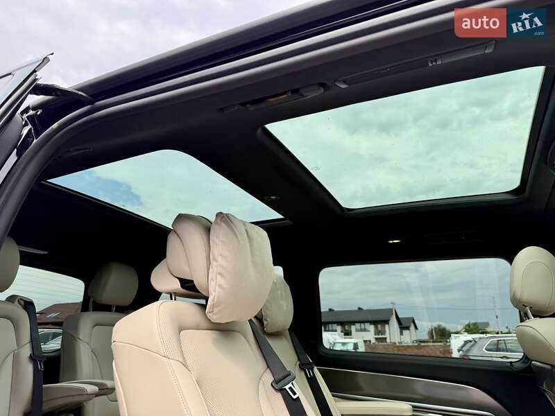 Mercedes-Benz V-Class 2025