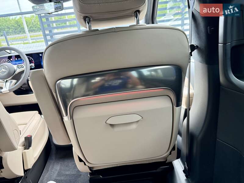 Mercedes-Benz V-Class 2025