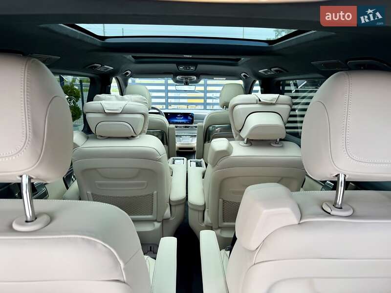 Mercedes-Benz V-Class 2025