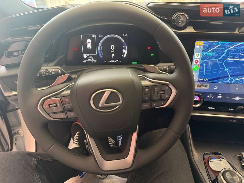 Lexus-8