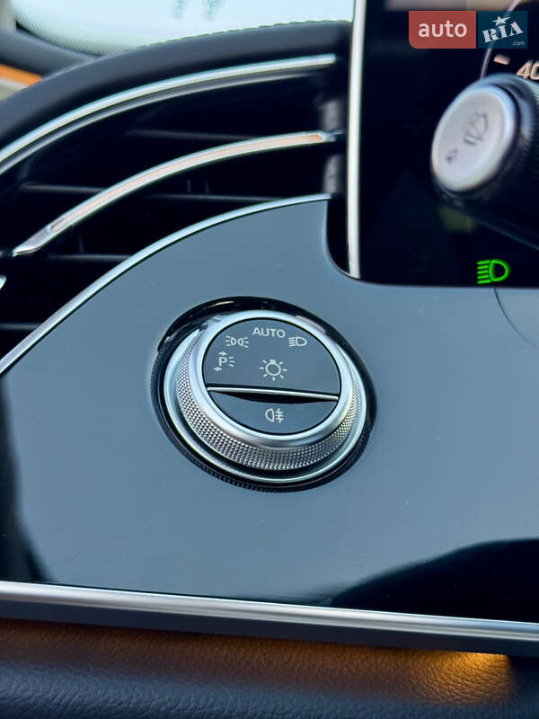 Mercedes-Benz-77