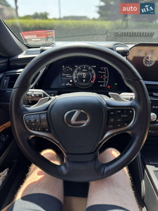 Lexus-3