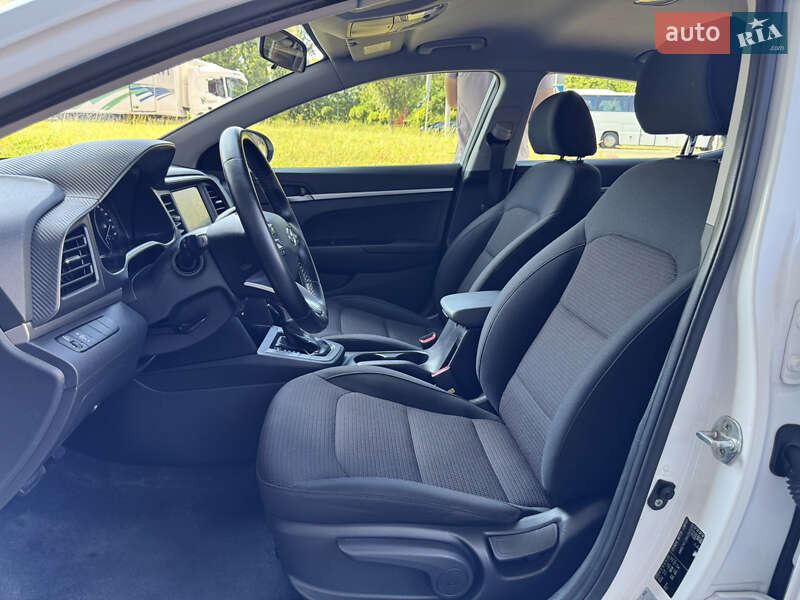 Hyundai Elantra 2019